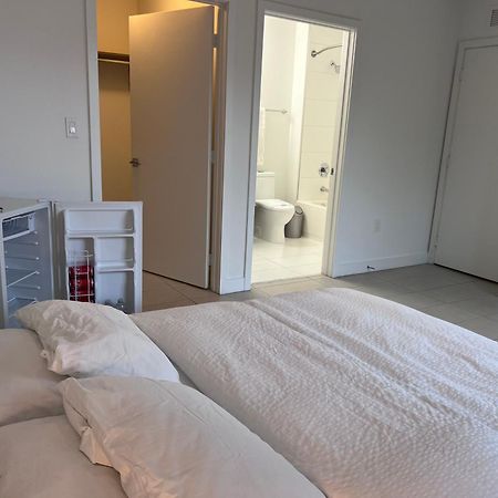 Master Bed Room In Calle Ocho マイアミ エクステリア 写真