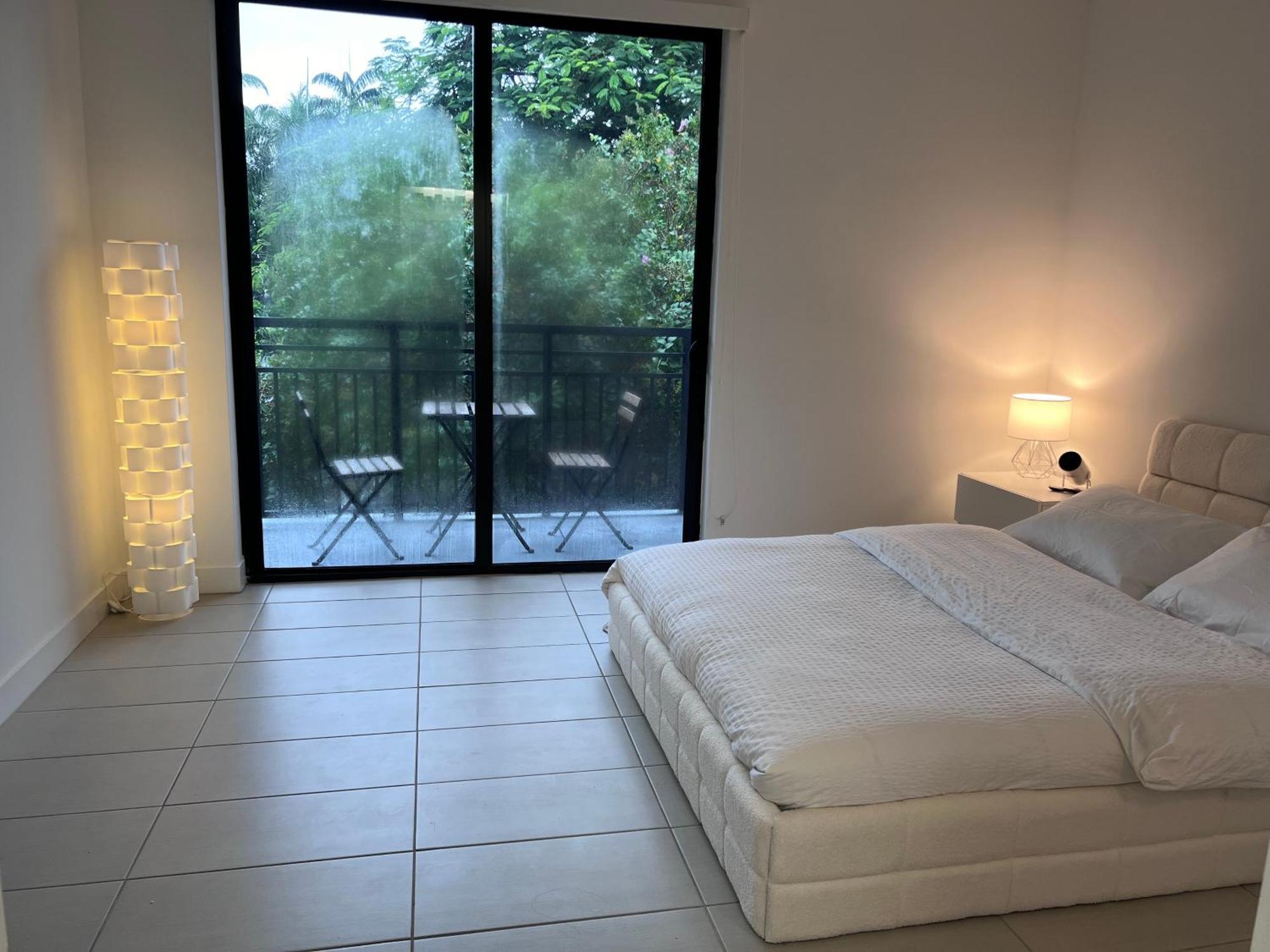 Master Bed Room In Calle Ocho マイアミ エクステリア 写真