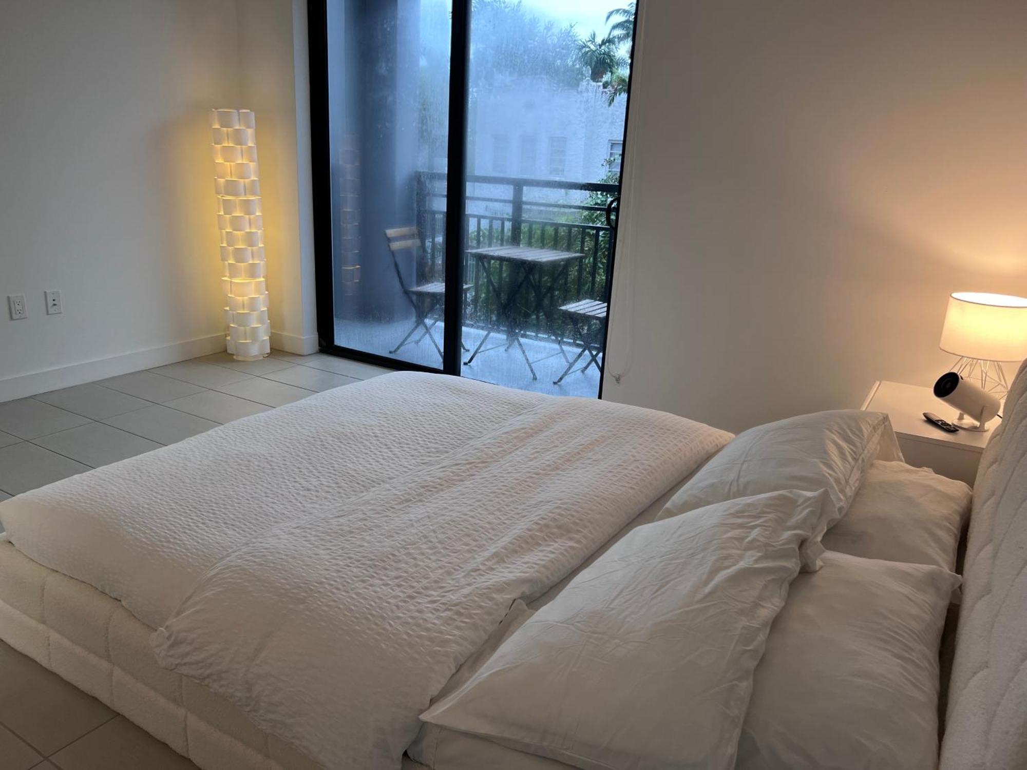 Master Bed Room In Calle Ocho マイアミ エクステリア 写真