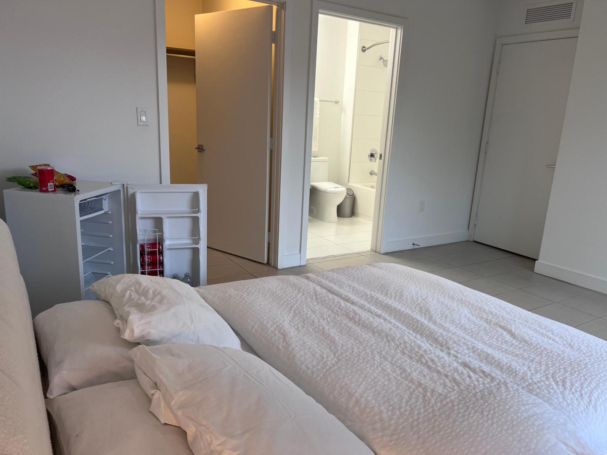 Master Bed Room In Calle Ocho マイアミ エクステリア 写真